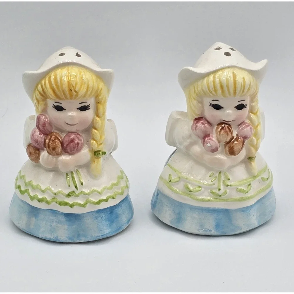 Vintage Holland Girls Dutch Sister Maid‎ Dress Salt and Pepper Shakers Japan